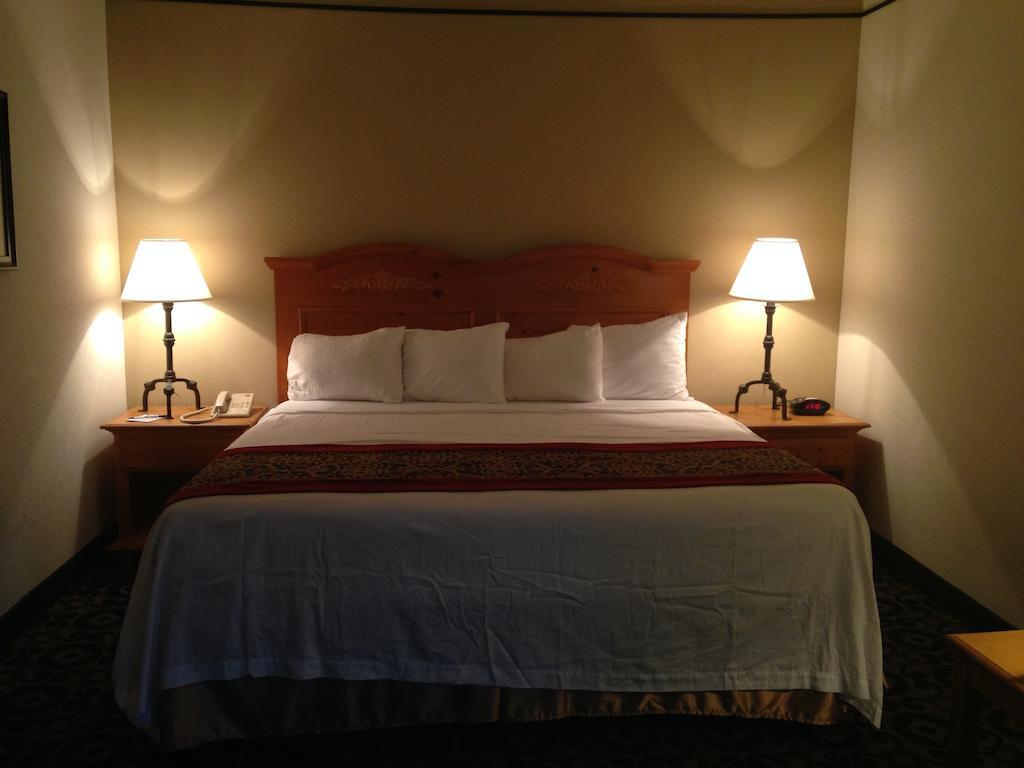 Quality Inn & Suites Boone - University Area Pokoj fotografie