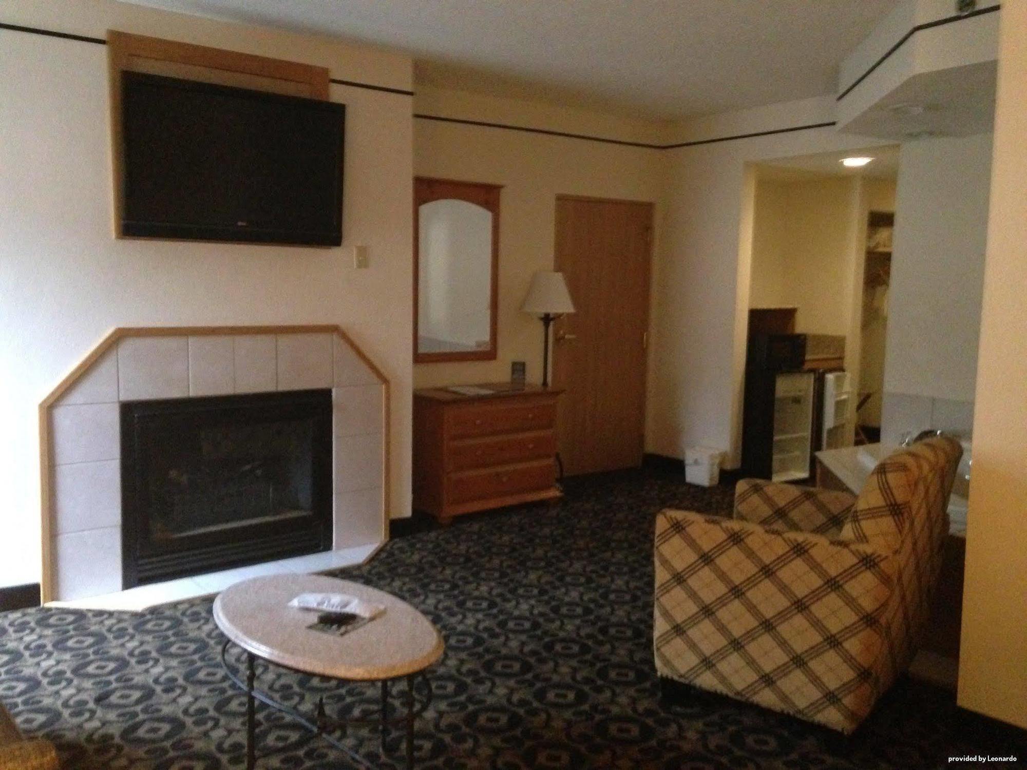 Quality Inn & Suites Boone - University Area Exteriér fotografie